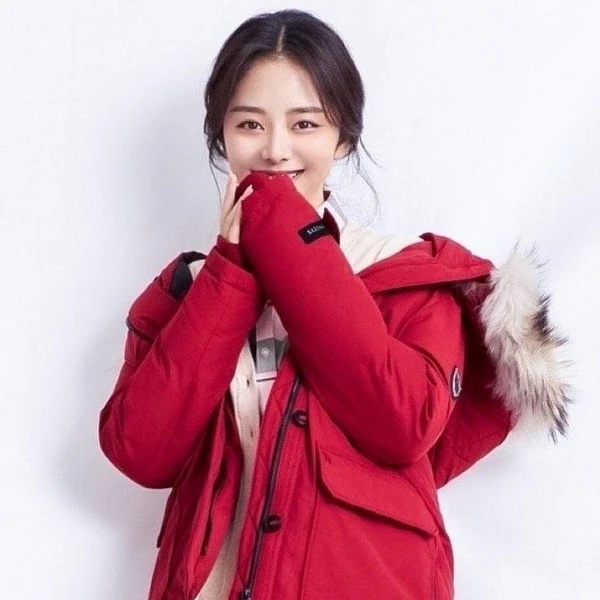 Popular photo full of fans’ love for Tan Song Yun