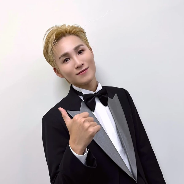 充滿粉絲愛的金熙栽人氣照片