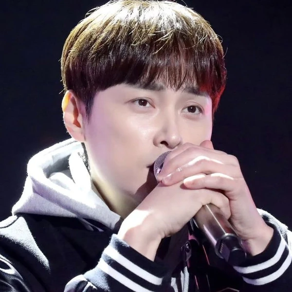 The most loved look of Min Kyunghoon today