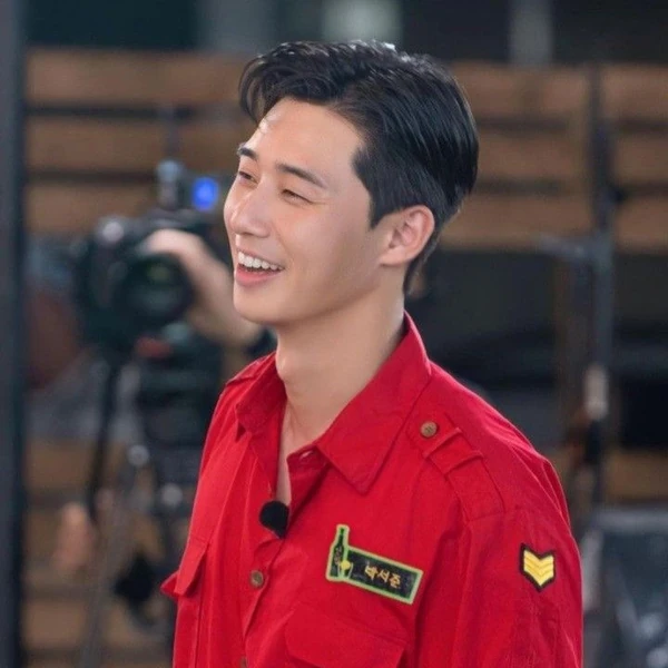 Popular photo full of fans’ love for Park Seojoon