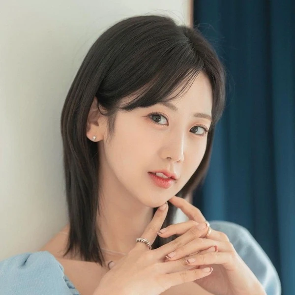 The most loved look of Kang Hyeyeon today