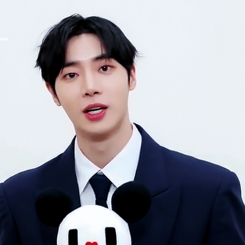 The most loved look of Choo Youngwoo today