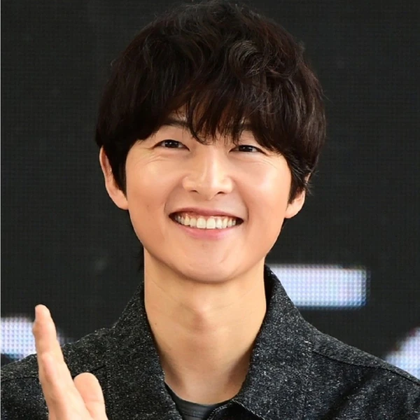 今天最受喜愛的宋仲基模樣