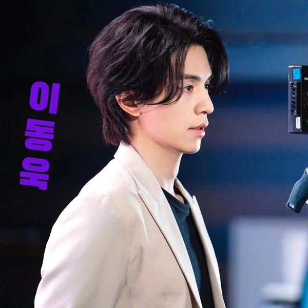 The most loved look of Lee Dongwook today