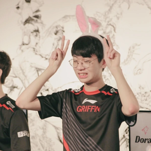 Foto profil terbaik Doran hari ini di Choeaedol Celeb