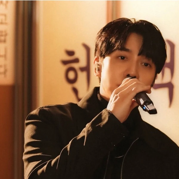 The most loved look of Lee Seunggi today