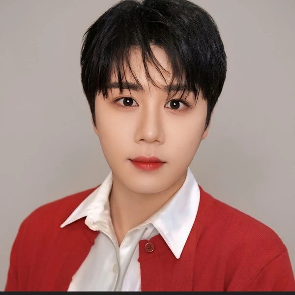 The most loved look of Jin Haesung today