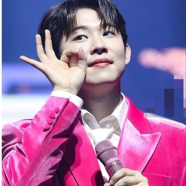 The most loved look of Jinuk today