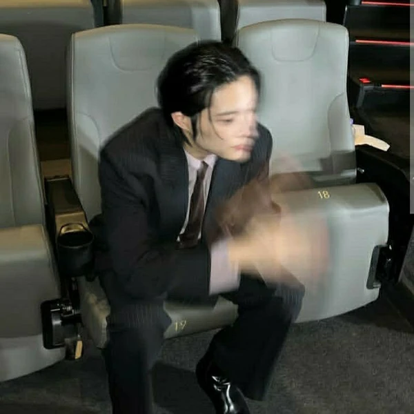 The most loved look of Lee Jongwon today