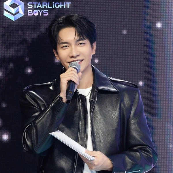 Penampilan Lee Seunggi yang paling disukai hari ini