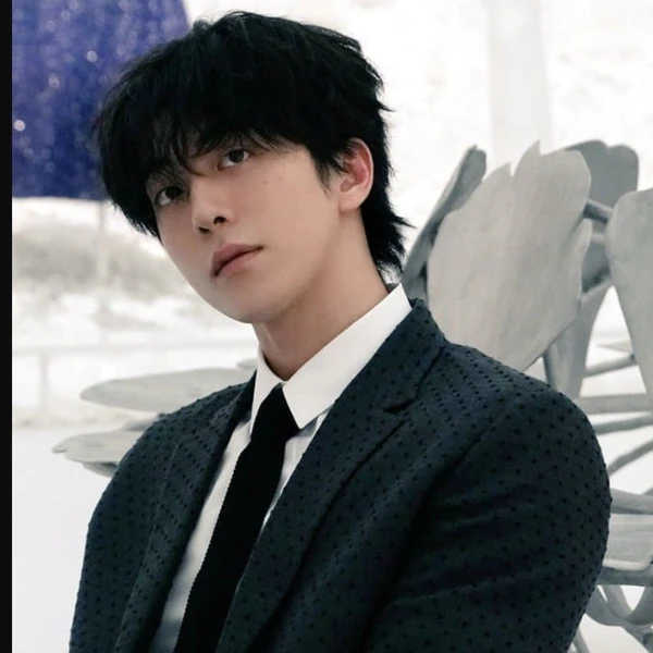 今天最受喜爱的南柱赫模样