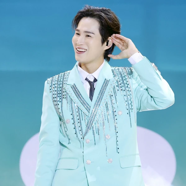 充滿粉絲愛的金熙栽人氣照片