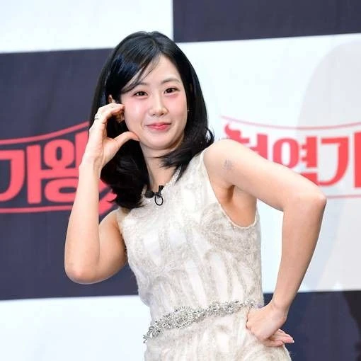 The most loved look of Kang Hyeyeon today