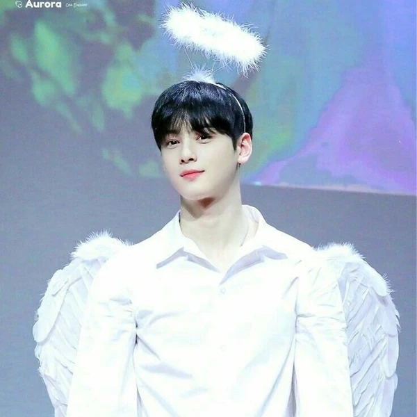 The most loved look of Cha Eunwoo today