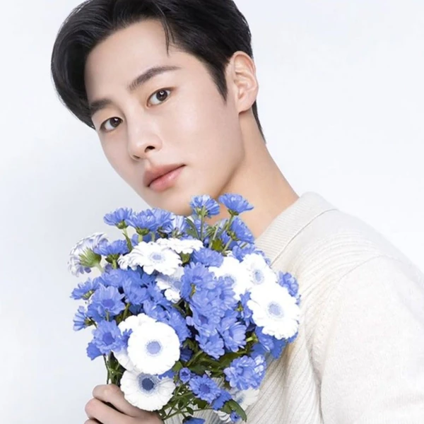 The most loved look of Lee Jaewook today