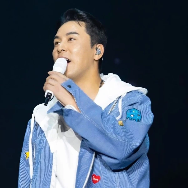 Popular photo full of fans’ love for Jang Minho