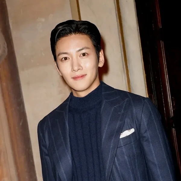 チ・チャンウクへのファンの愛が詰まった人気写真