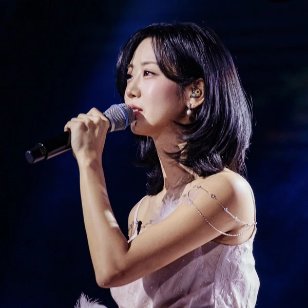 The most loved look of Kang Hyeyeon today