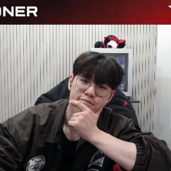 Foto profil populer Oner yang dipilih melalui voting