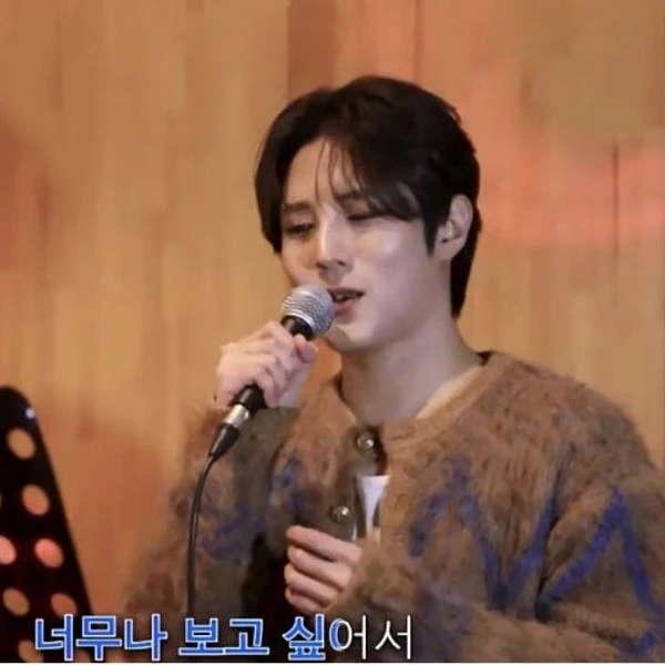 Popular photo full of fans’ love for Kim Jungyeon