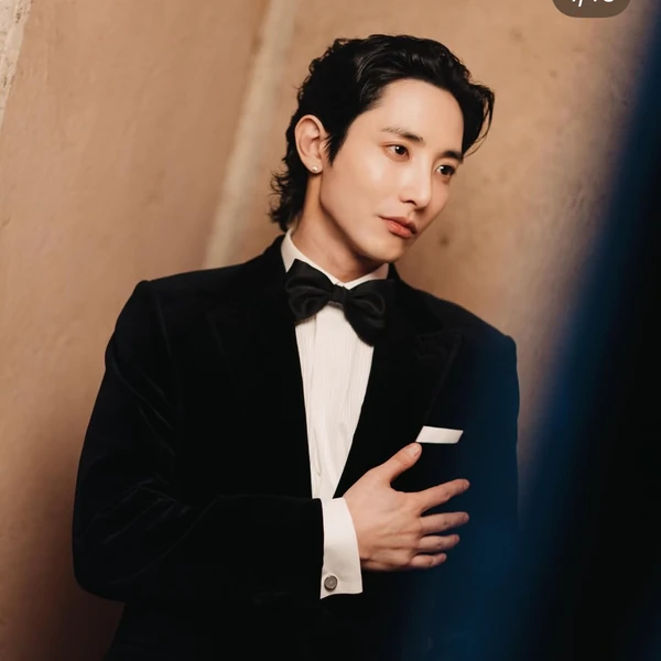 Popular photo full of fans’ love for Lee Soohyuk
