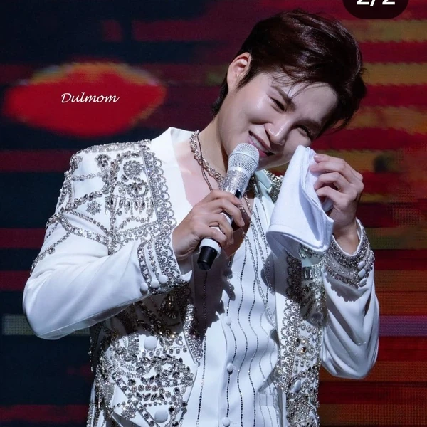 充满粉丝爱意的金熙栽人气照片