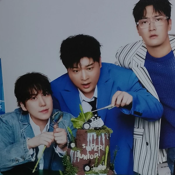 Popular photo full of fans’ love for Choi Siwon