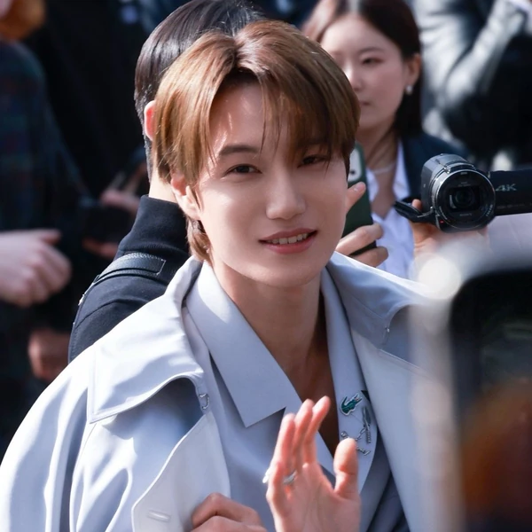 The most loved look of KAI today