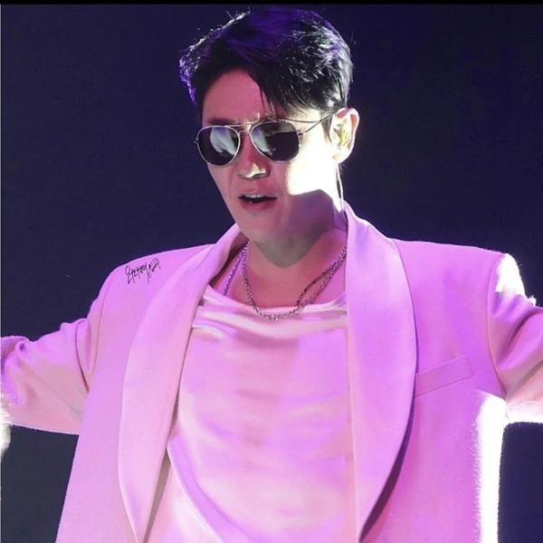 充滿粉絲愛的永卓人氣照片