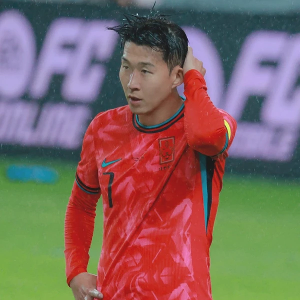 Foto profil terbaik Son Heungmin hari ini di Choeaedol Celeb