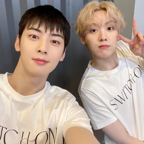 Popular photo full of fans’ love for Cha Eunwoo