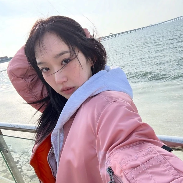 The most loved look of Han Jihyun today