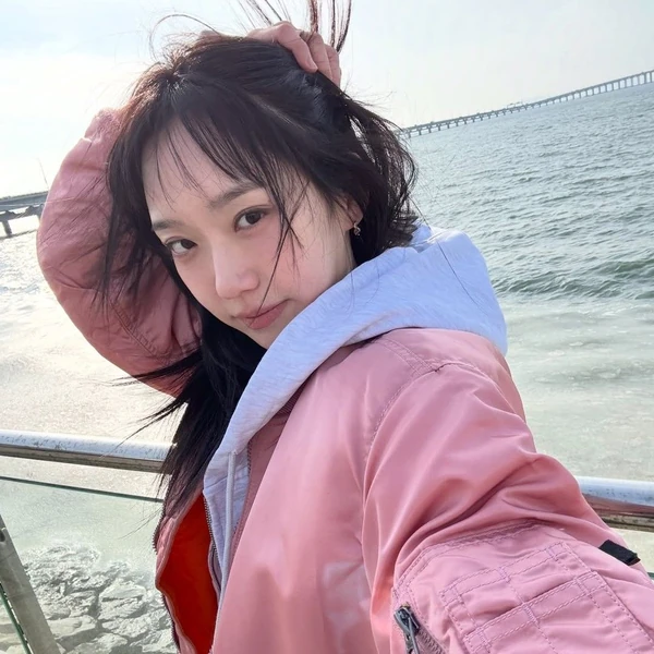 The most loved look of Han Jihyun today