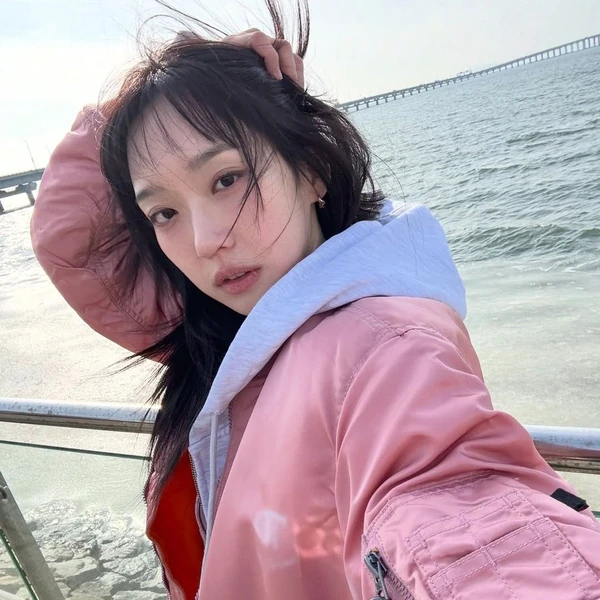 The most loved look of Han Jihyun today