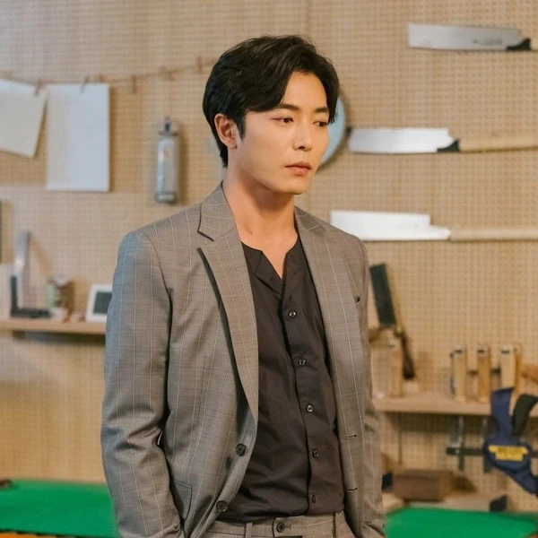 充满粉丝爱意的金材昱人气照片