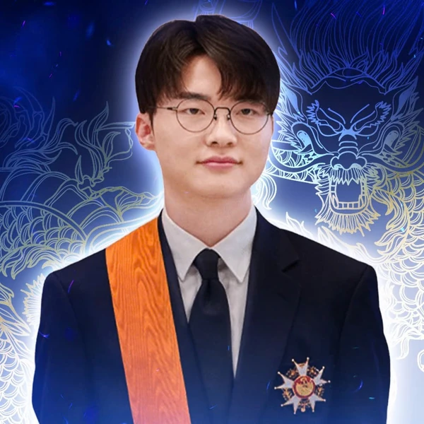 오늘 최애돌셀럽에서 빛나는 페이커의 대표 사진