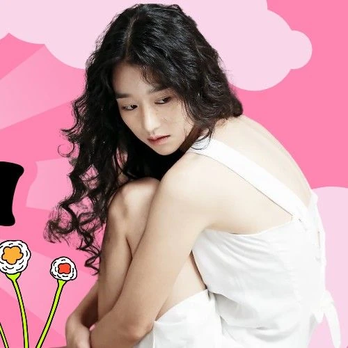 The most loved look of Seo Yeaji today