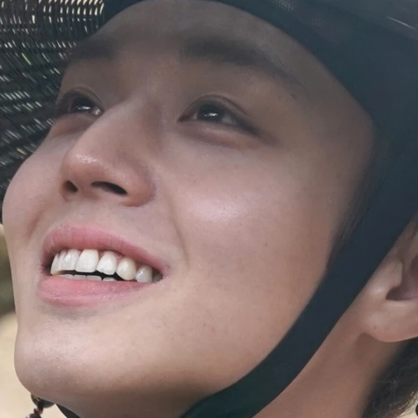 Popular photo full of fans’ love for Park Jihoon