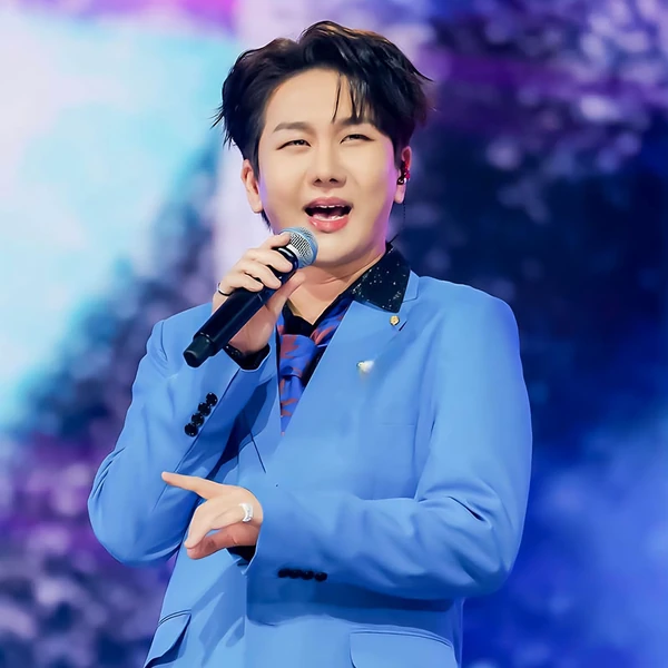 Foto populer Kim Soochan yang penuh cinta dari penggemar