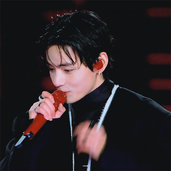 Popular photo full of fans’ love for Kim Taehyung (V)