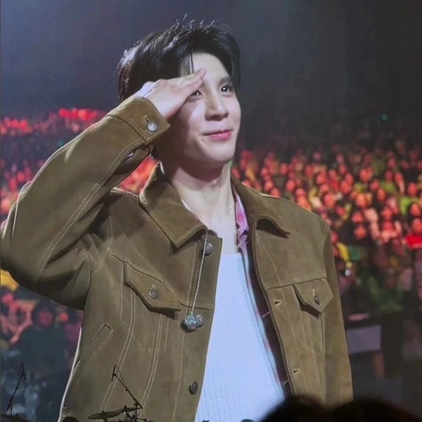 充滿粉絲愛的鄭東元人氣照片