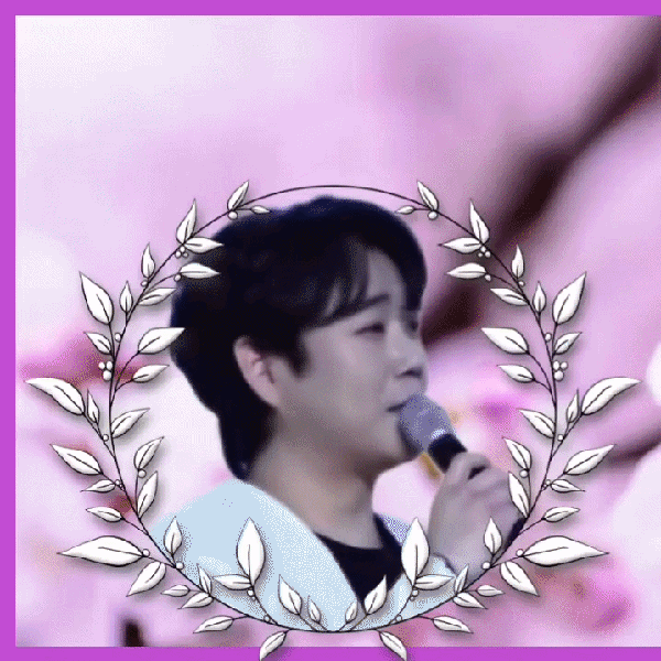 Popular photo full of fans’ love for Hwang Youngwoong