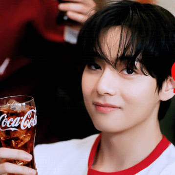 김태형 (뷔) 팬심 가득한 인기 사진