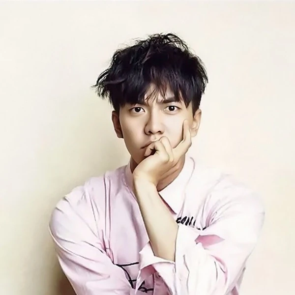 Penampilan Lee Seunggi yang paling disukai hari ini