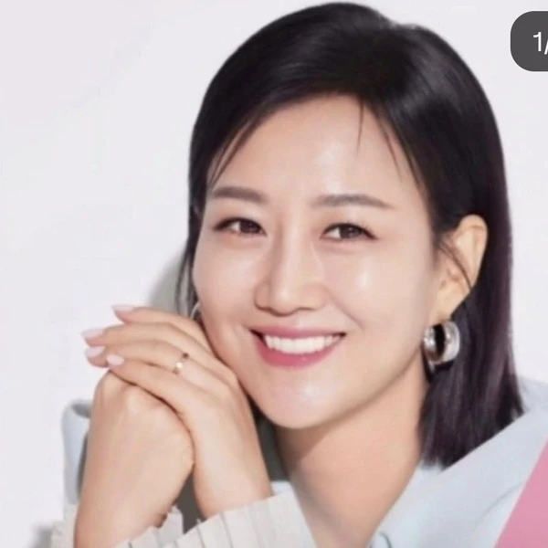 The most loved look of Jang Yoonjeong today