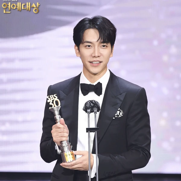 Momen terbaik Lee Seunggi pilihan penggemar