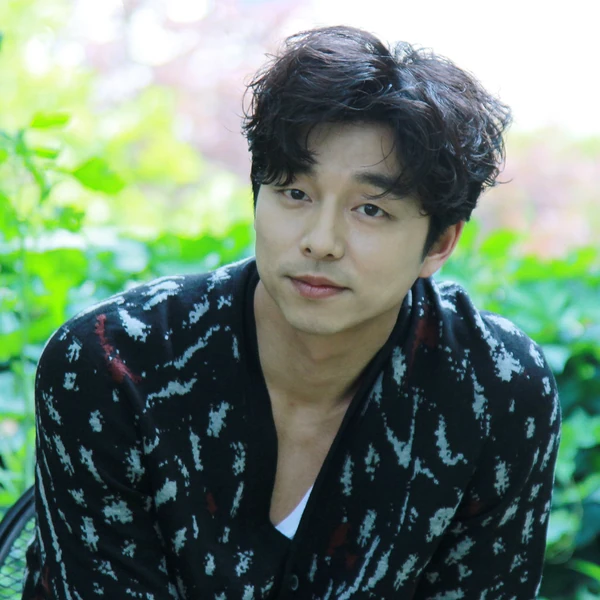 Foto populer Gong Yoo yang penuh cinta dari penggemar