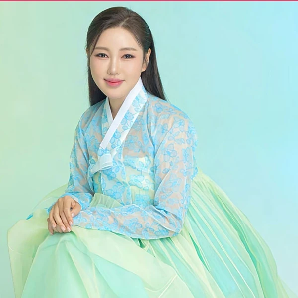 Penampilan Song Gain yang paling disukai hari ini