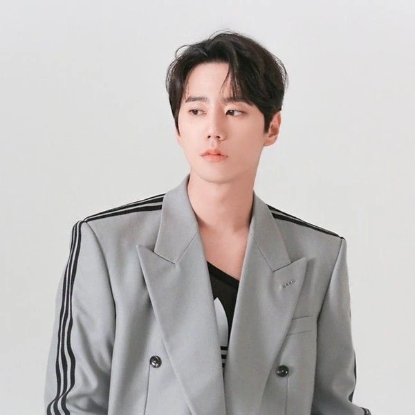 Popular photo full of fans’ love for Lee Junyoung