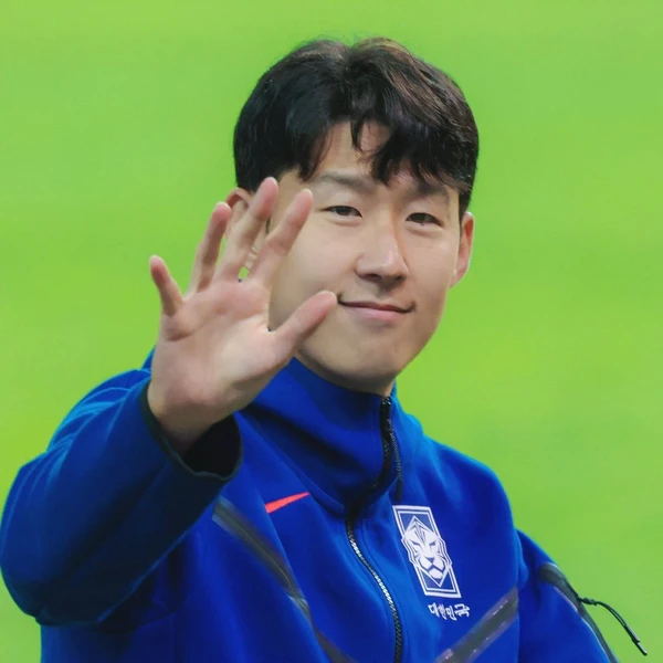 今天在Choeaedol Celeb中最閃耀的Son Heungmin代表照片